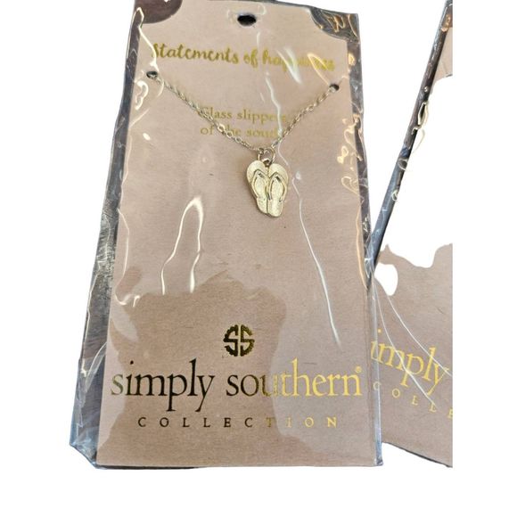 NIP Simply Southern Set of 2 Goldtone Flip Flop 16" Neclacres - Picture 3 of 4